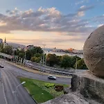 Miller Street * بودابست