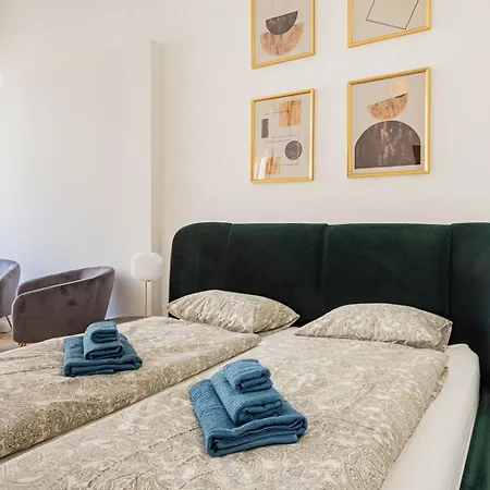 Miller Street * Boedapest